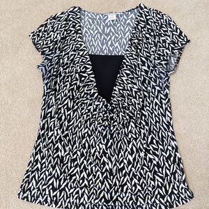 Black and White Patterned Women's Top